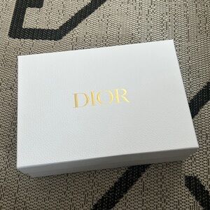 DIOR New White Box with Gold Logo Includes Tissue